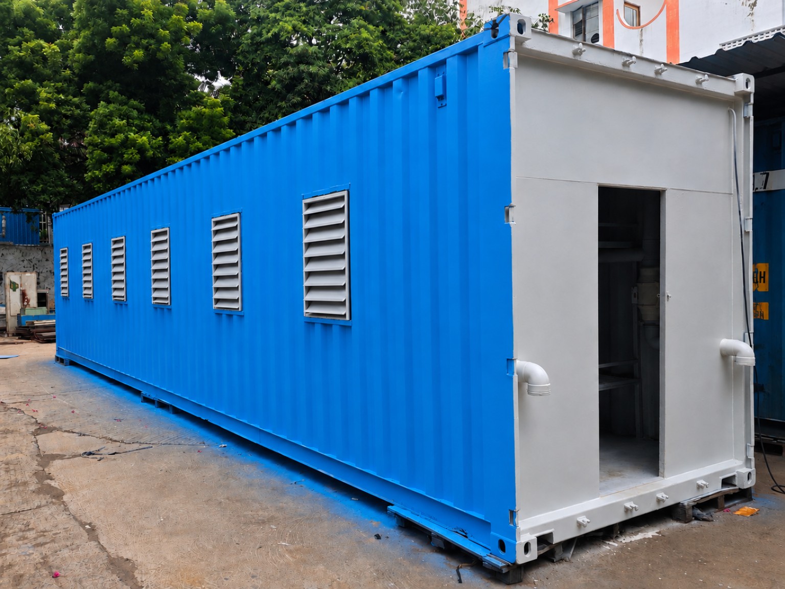 Heyaansh Comfort Cabin concept with fixed 45 degree louvres and insect mesh for cleaner low-dust environments